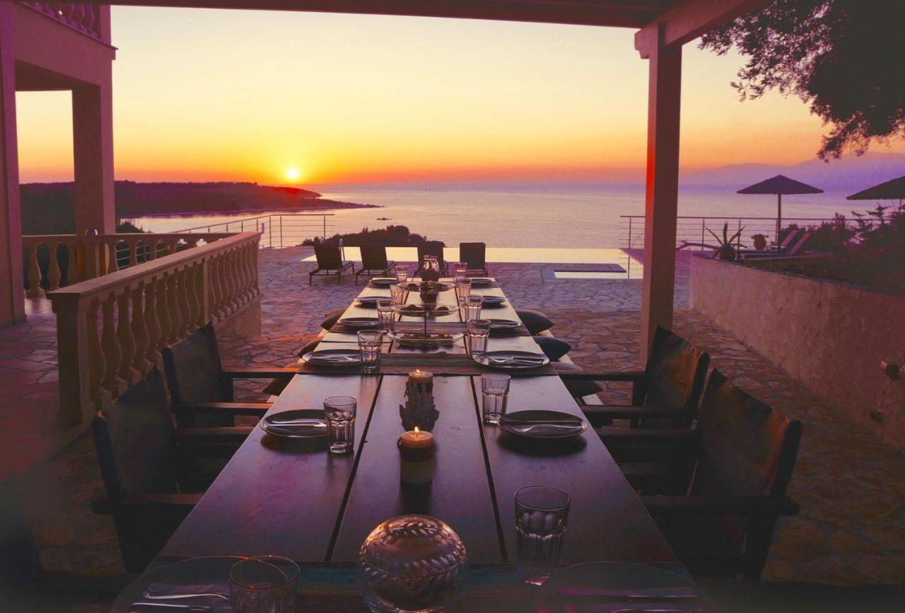 Beachfront Villa Seasun By Posarellivillas Agios Spyridon  ภายนอก รูปภาพ