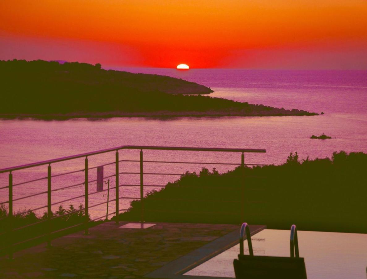 Beachfront Villa Seasun By Posarellivillas Agios Spyridon  ภายนอก รูปภาพ