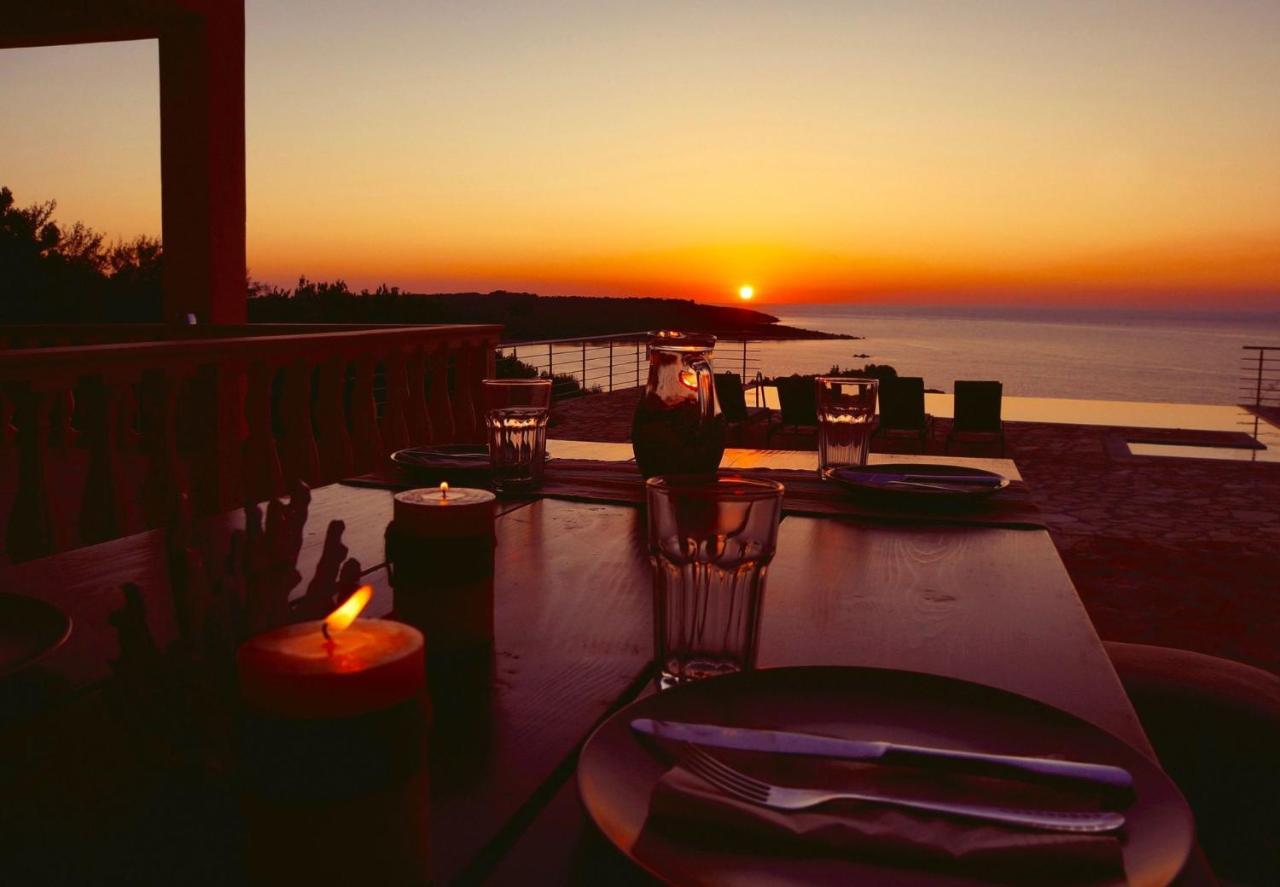 Beachfront Villa Seasun By Posarellivillas Agios Spyridon  ภายนอก รูปภาพ
