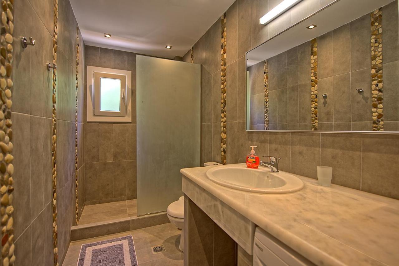 Beachfront Villa Seasun By Posarellivillas Agios Spyridon  ภายนอก รูปภาพ