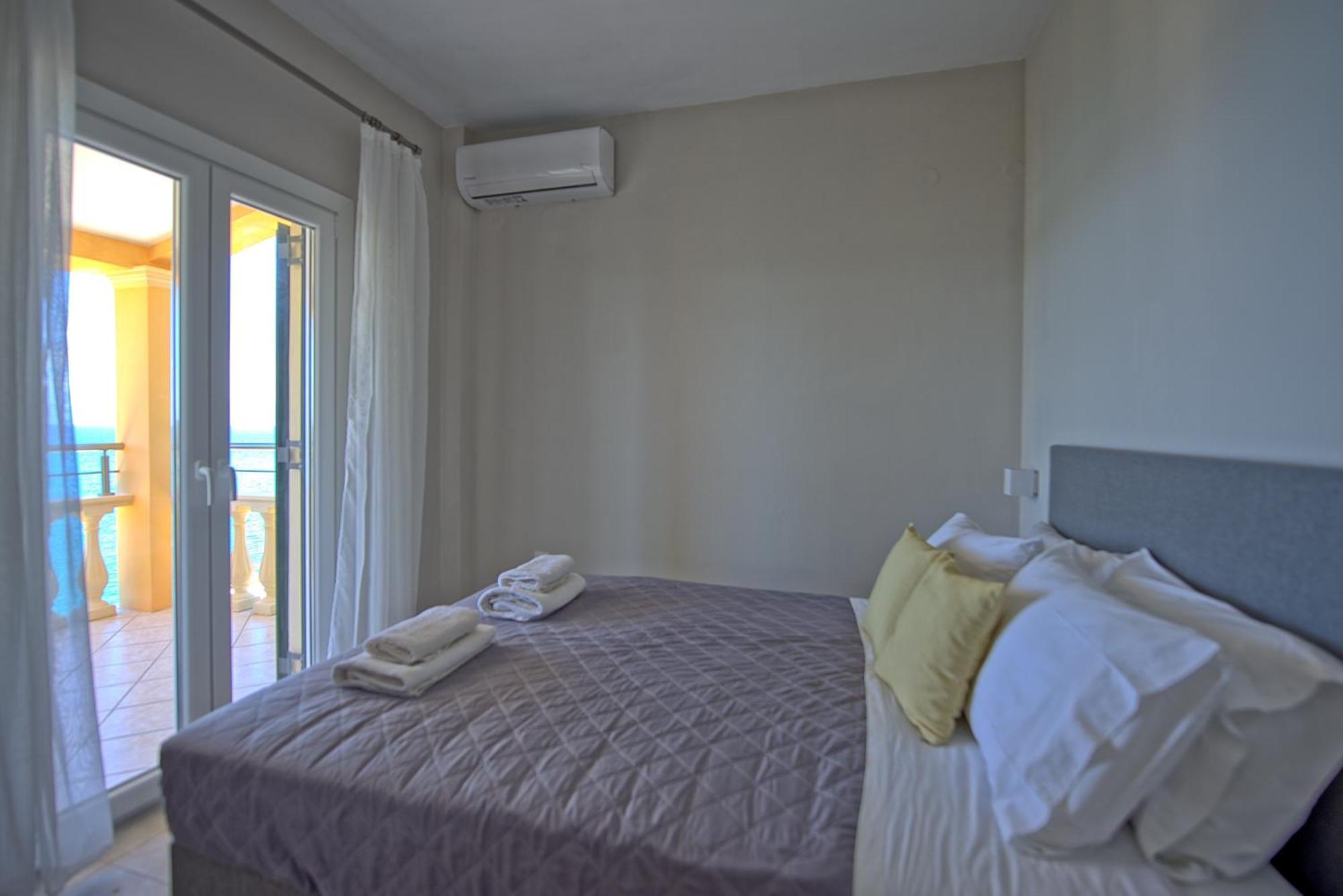 Beachfront Villa Seasun By Posarellivillas Agios Spyridon  ภายนอก รูปภาพ