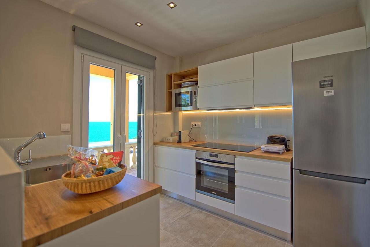 Beachfront Villa Seasun By Posarellivillas Agios Spyridon  ภายนอก รูปภาพ