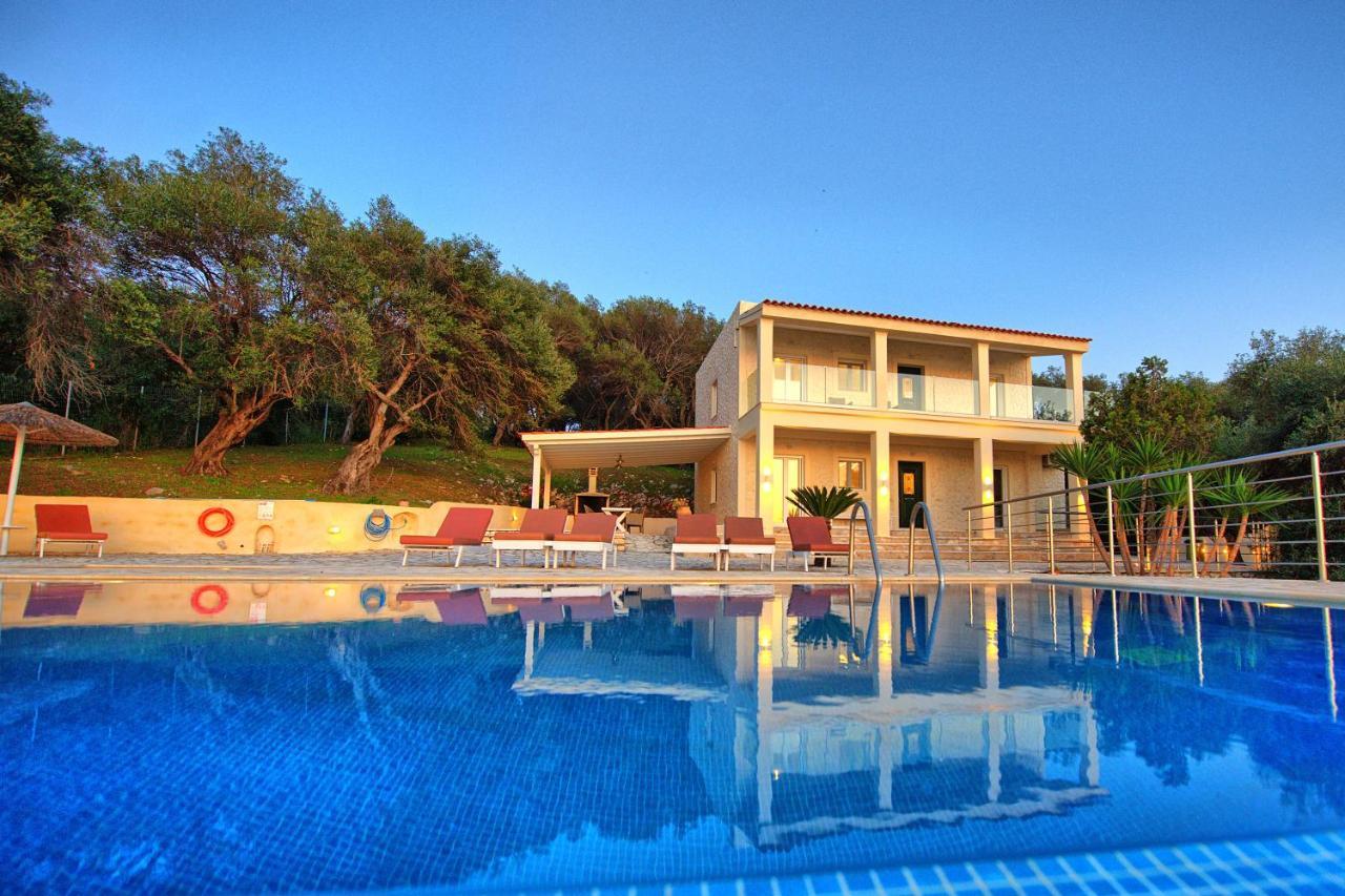 Beachfront Villa Seasun By Posarellivillas Agios Spyridon  ภายนอก รูปภาพ