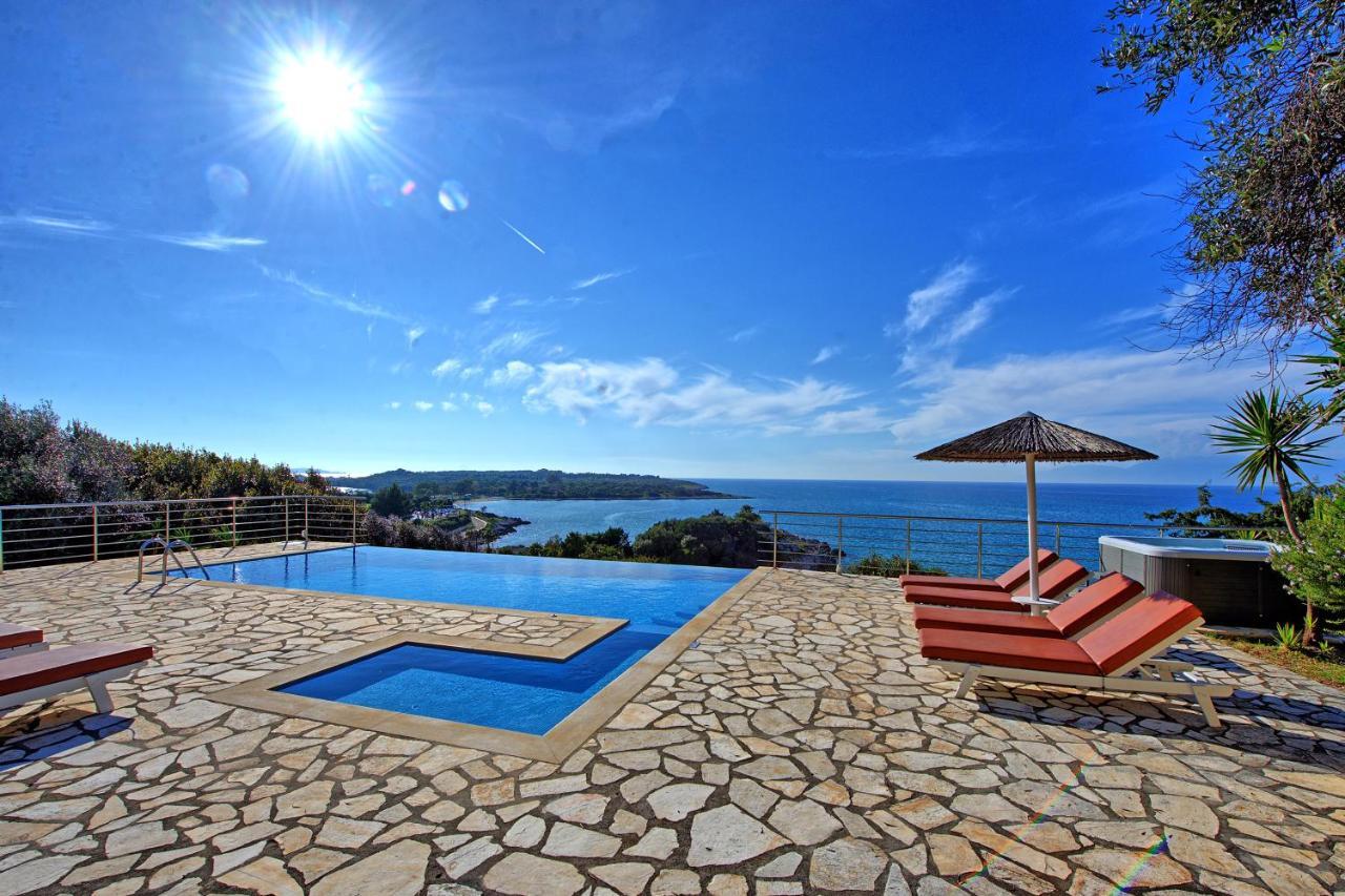 Beachfront Villa Seasun By Posarellivillas Agios Spyridon  ภายนอก รูปภาพ
